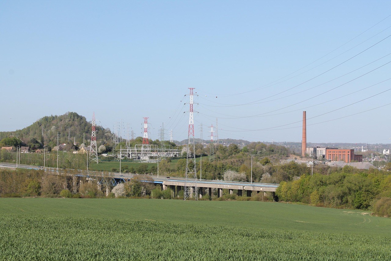 6 prednosti i 3 nedostatka korištenja licitiranja za ime brenda u PPC strategiji (primjeri)